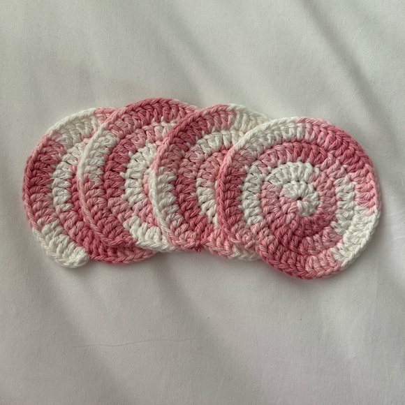 Hand Crocheted Shell Coaster Set (4) - Picture 1 of 2